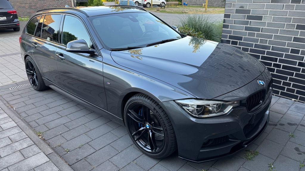 Bild des Angebotes BMW 330d Touring M Sport Shadow M Performance Heck