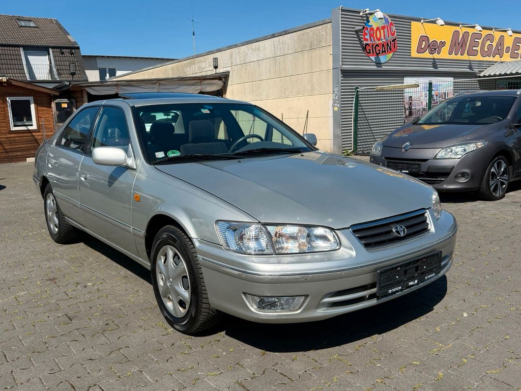 Bild des Angebotes Toyota Camry 2.2 Automatik/1-HAND/Glas SHD