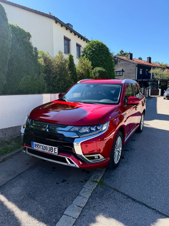 Bild des Angebotes Mitsubishi Outlander 2.4 MIVEC PLUG-IN HYBRID 4WD Plus Plus