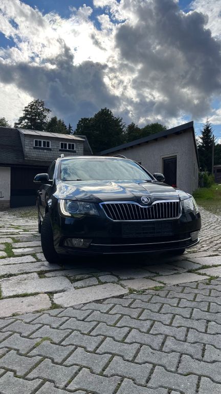 Bild des Angebotes Skoda Superb 2.0 TDI 125kW G tec DSG Elegance Comb...