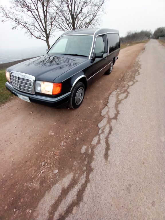 Bild des Angebotes Mercedes-Benz E 230