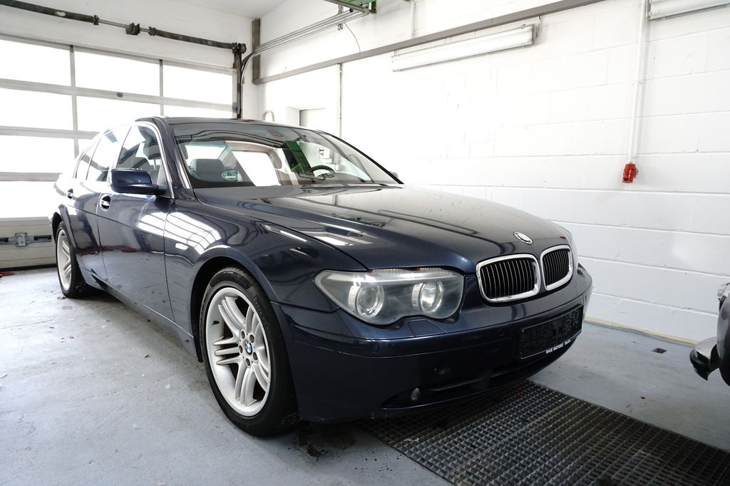 Bild des Angebotes BMW 745i Motor läuft - sonst verschlissen -