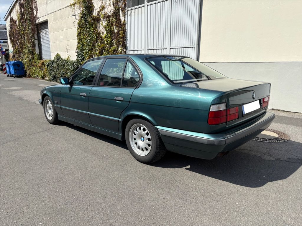 Bild des Angebotes BMW E34 520i Limousine Executive Klima TÜV Sportsitz