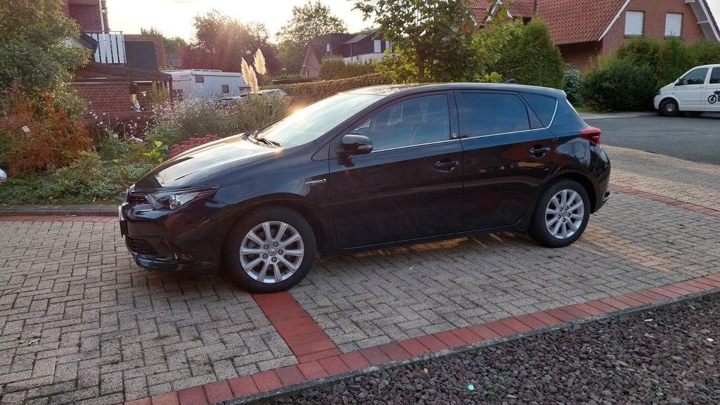 Bild des Angebotes Toyota Auris Hybrid Team Deutschland 1,8-l-VVT-i Te...