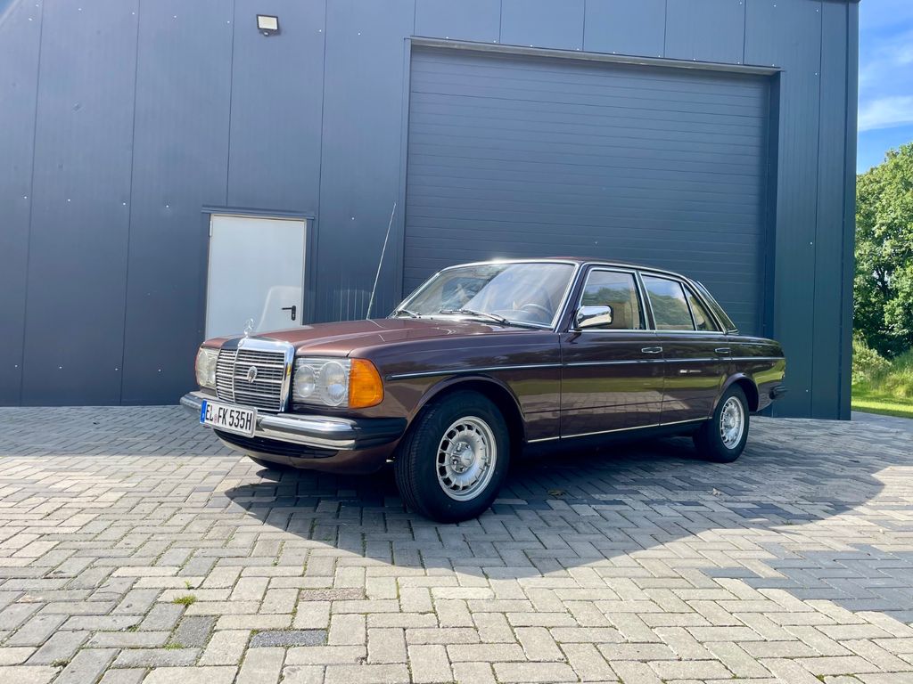 Bild des Angebotes Mercedes-Benz W123 240D Classic Data H Zulassung
