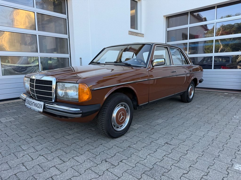 Bild des Angebotes Mercedes-Benz 240d Limousine *H-Kennzeichen*Sehr gepflegt*