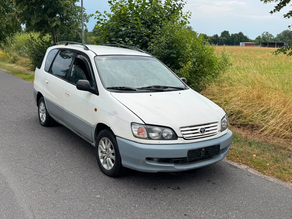 Bild des Angebotes Toyota Picnic 2.2 TD / 7-Sitzer / Klima