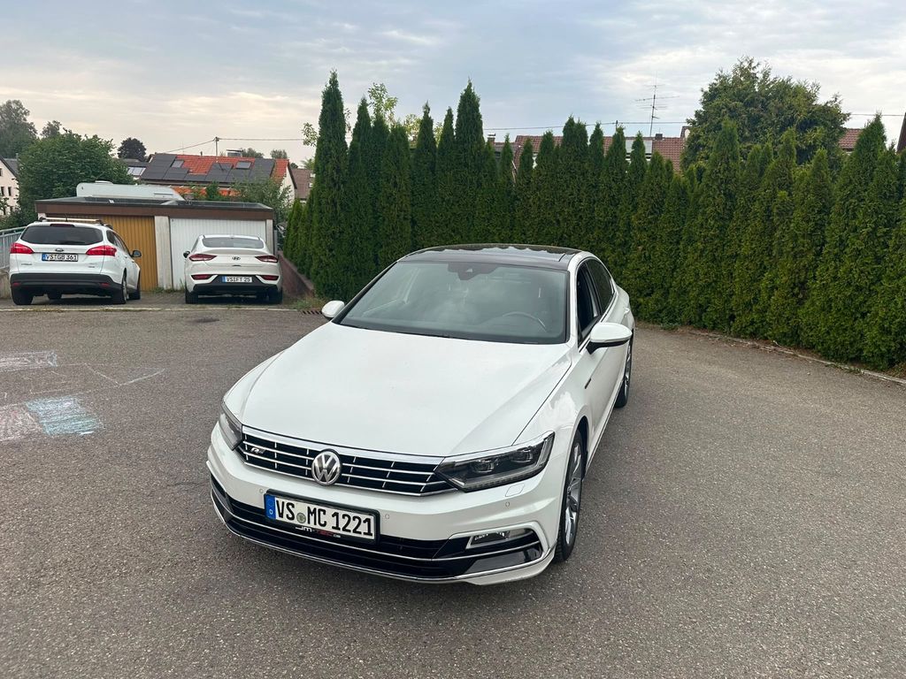 Bild des Angebotes Volkswagen Passat 2.0 TDI SCR DSG 4MOTION Highline R-Line