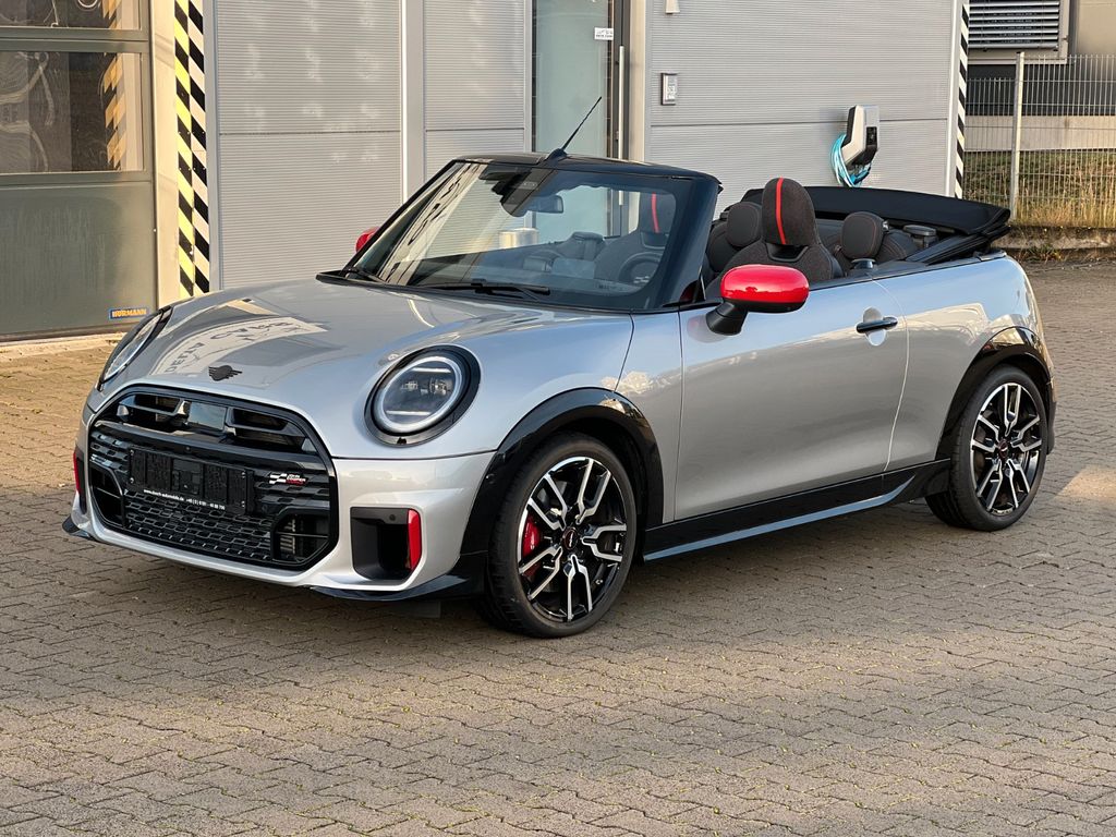 MINI Cabrio John Cooper Works Trim