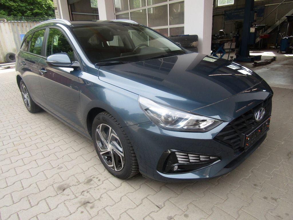 Bild des Angebotes Hyundai i30 cw Comfort Automatik Gebrauchsspuren
