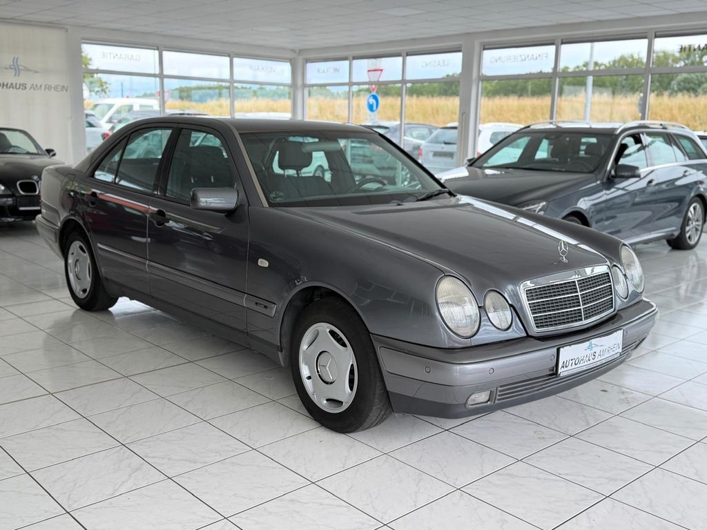 Bild des Angebotes Mercedes-Benz E 240 V6 Automatik+Klima+Volle Historie+1.Hand