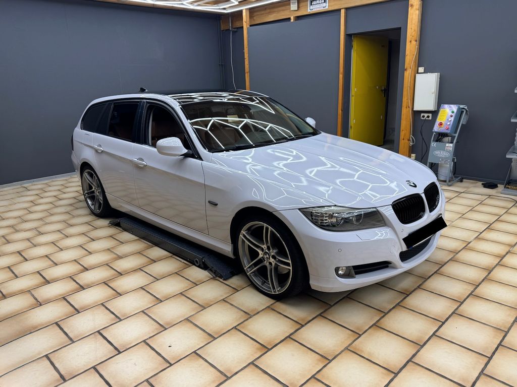 Bild des Angebotes BMW 325d Touring - Shadowline, M-Felgen, PDC, Xenon