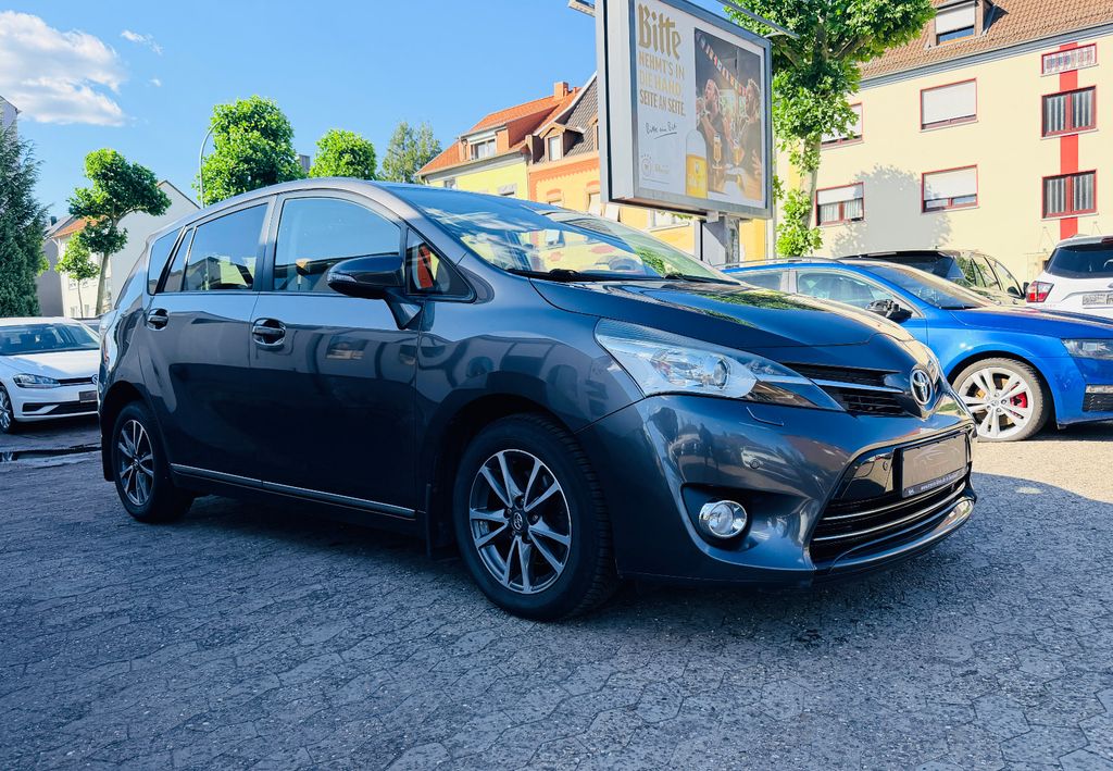 Bild des Angebotes Toyota Verso 2.0 D-4D Life Kamera Pano Temp PDC SHZ AHK