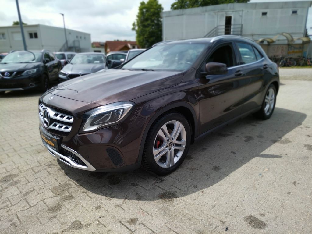 Bild des Angebotes Mercedes-Benz GLA 200+GARANTIE+CARPLAY+LED+NAVI+SHZ+CAM+PDC