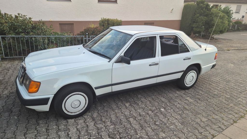 Mercedes-Benz E300 W124 300E H-Kennz. 5-Gang Schaltgetriebe