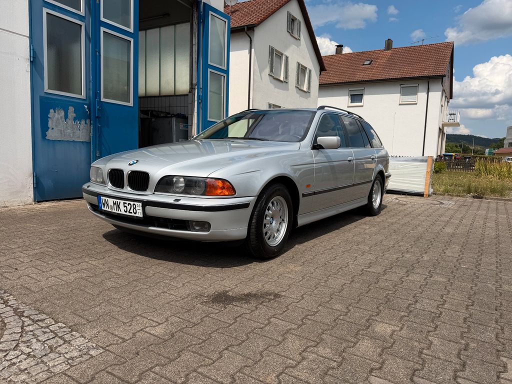 Bild des Angebotes BMW 528i Touring E39 | Nur 74.250 km, Sammlerzustand