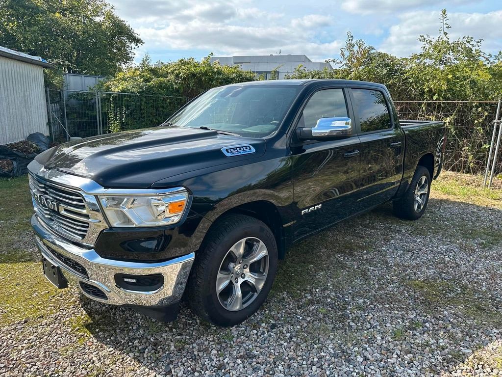 Bild des Angebotes Dodge RAM 1500 Larami4x4 CrewCab unfallfrei in Hamburg