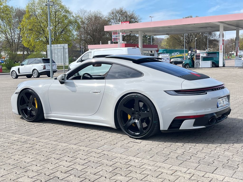 Bild des Angebotes Porsche 911-992S/SPORT DESIGN/Pan/Sitzkl/22"/360/Kera/1A