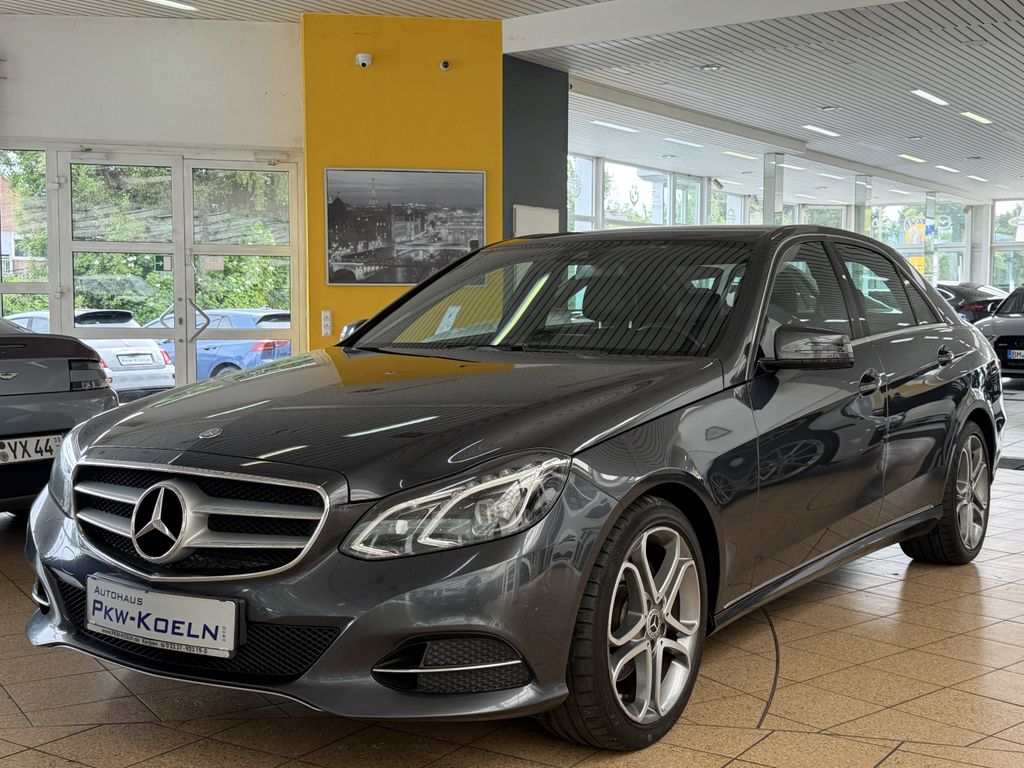 Bild des Angebotes Mercedes-Benz E 250 BT AVANTGARDE SPORTPAKET*COMAND*LED*LEDER*