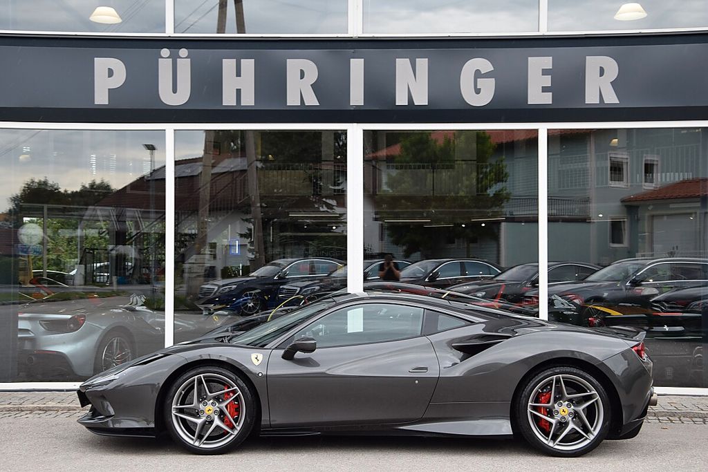 Bild des Angebotes Ferrari F8 Tributo *Lift*Carbon LED*Kamera*Alcantara*