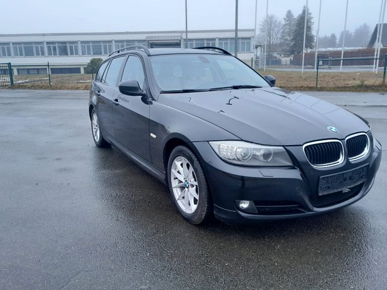 Bild des Angebotes BMW 320i Touring Checkheft gepflegt