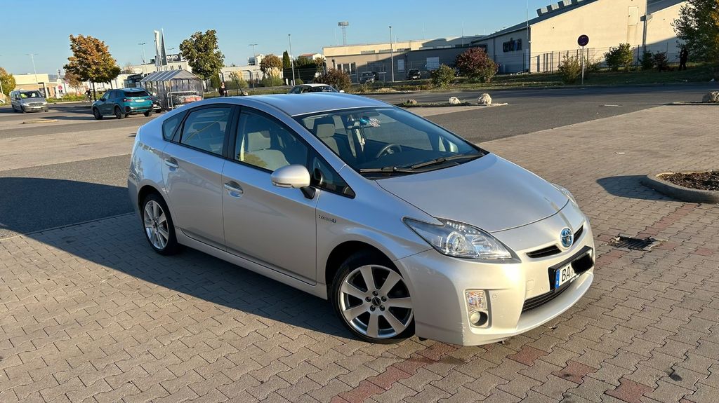 Toyota Prius III Hybrid | HUD | Keyless Go