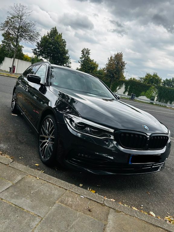 Bild des Angebotes BMW 540X-Drive/Pano/Standh/headup/Scheckh/Vollle/Acc
