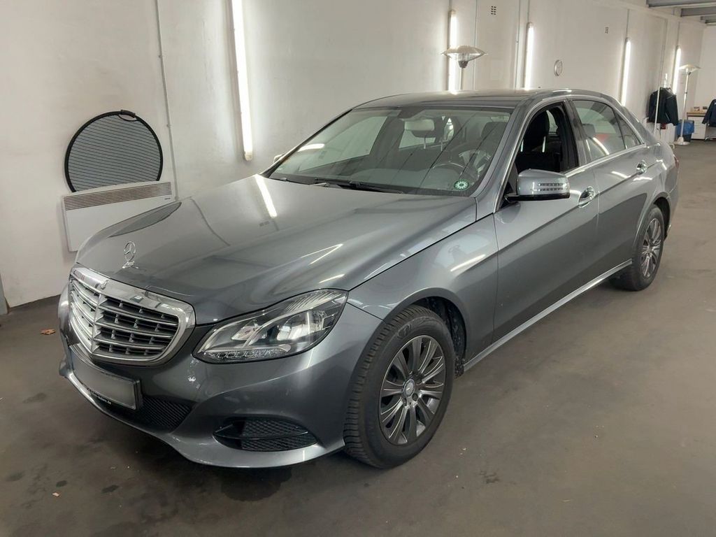 Bild des Angebotes Mercedes-Benz E 200 CGI BlueEfficiency / nur 65.000 km