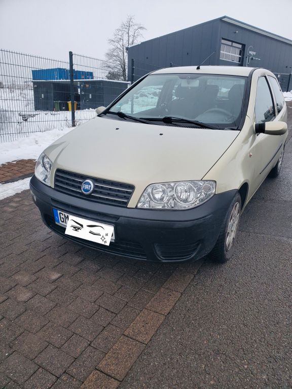 Bild des Angebotes Fiat Punto 1.2 8V Automatik 68400km