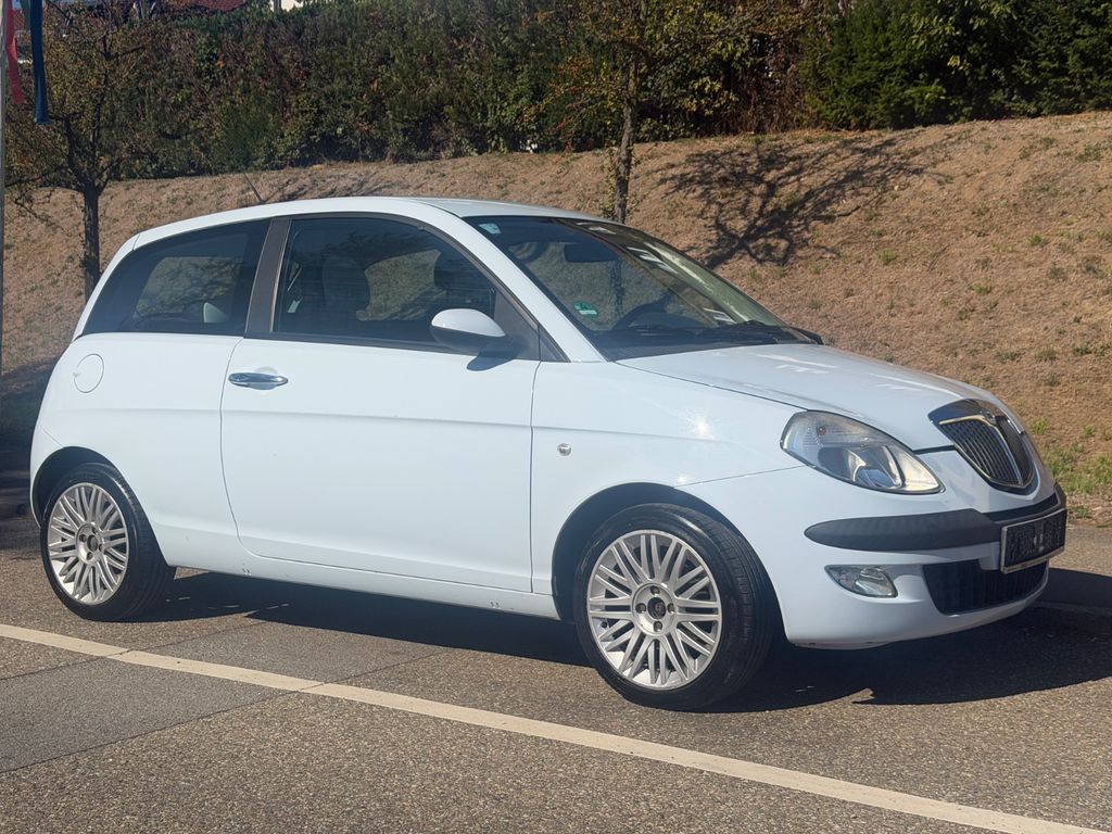 Bild des Angebotes Lancia Ypsilon 1.2 16V Oro/Klima/8Fach/1Hand/