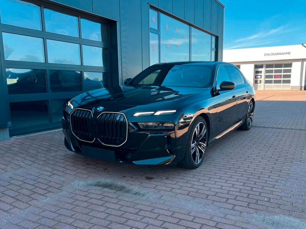 Bild des Angebotes BMW 740 d xDrive M Sport Pro*B&W*MASS*PAN*STHZ*CONNO