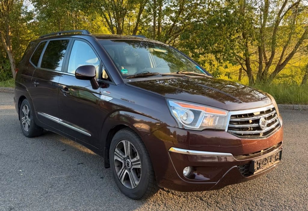 Bild des Angebotes Ssangyong Rodius 2.0 Diesel e-XDi 200 Sapphire 4WD Aut...