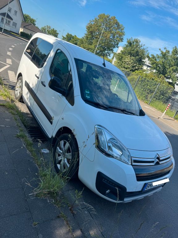 Bild des Angebotes Citroën Berlingo BlueHDi 120 S&S Multispace Selectio...