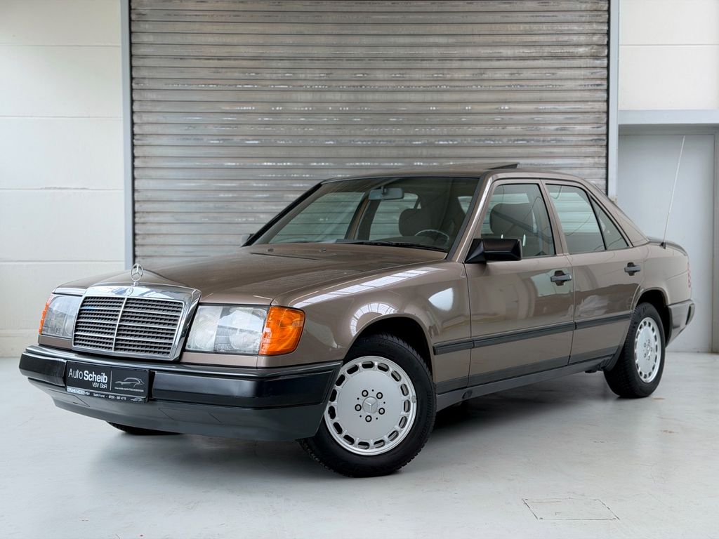Bild des Angebotes Mercedes-Benz 300E*W124*Automatik*Klima*Schiebedach*