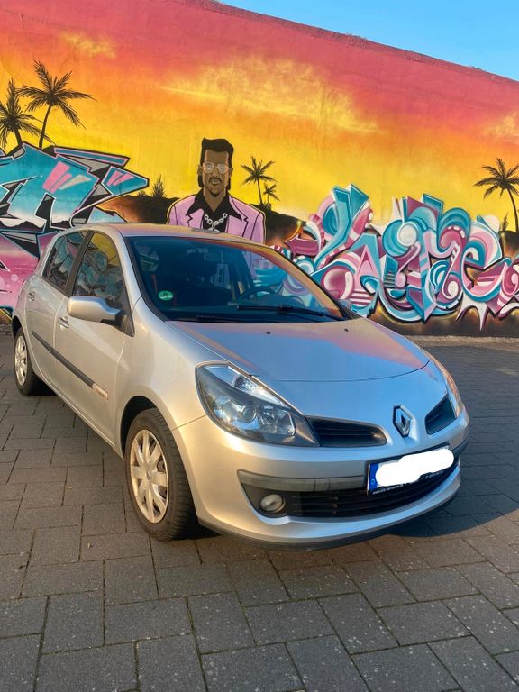 Bild des Angebotes Renault Clio by RIP CURL 1.2 16V 55kW by RIP CURL