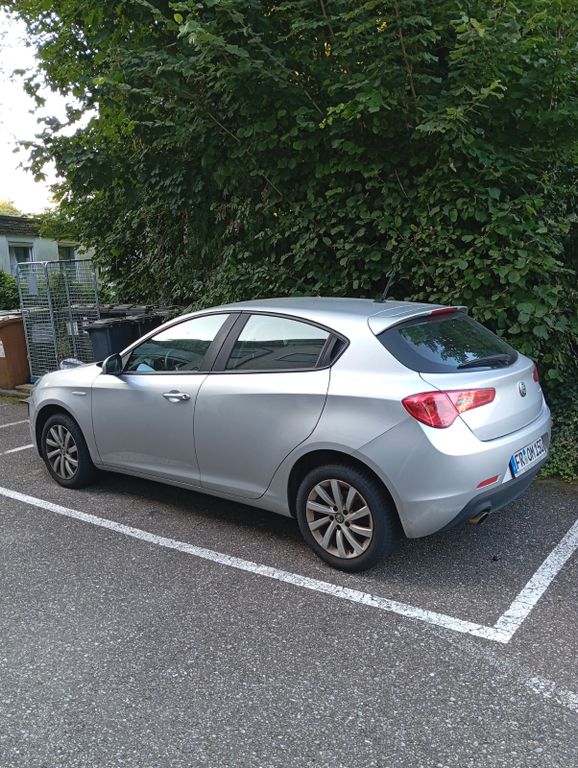 Alfa Romeo Giulietta / neuer TÜV