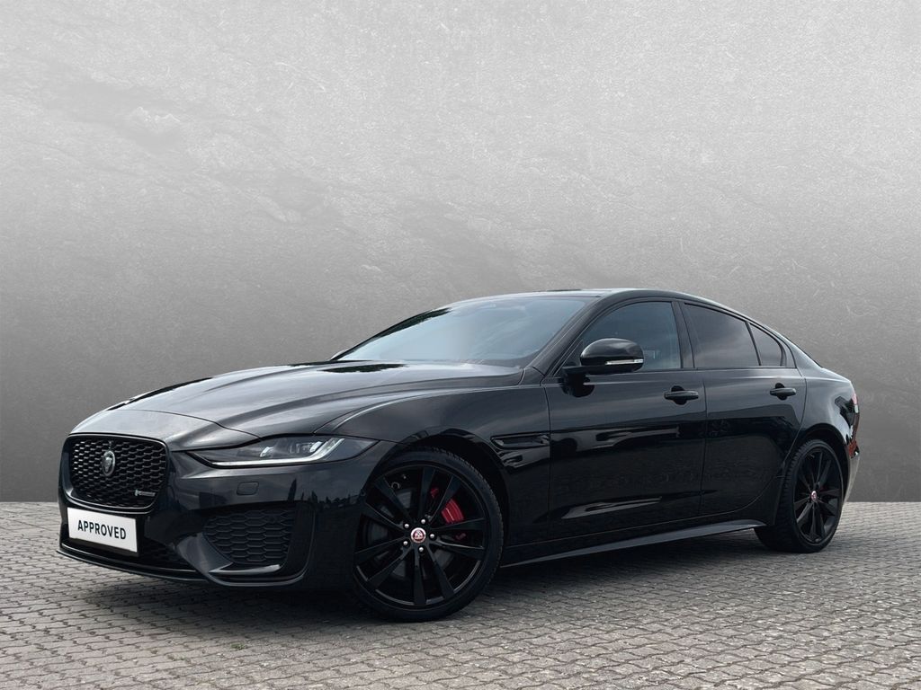 Bild des Angebotes Jaguar XE D200 R-Dynamic Black AWD *PanoSD*WinterP*