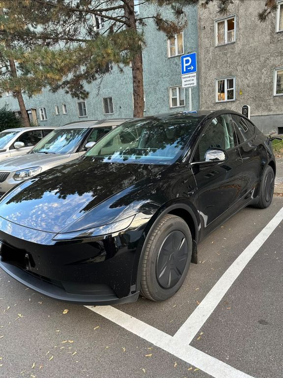 Tesla Model Y Standard