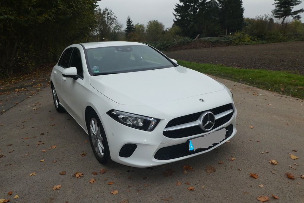 Bild des Angebotes Mercedes-Benz A 180 Busin. Progr weiß Totw., LED, Kamera ua