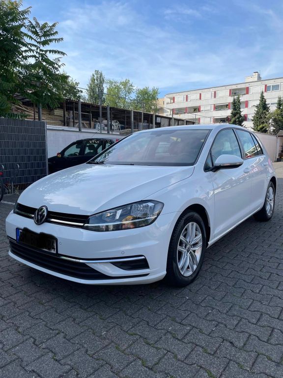 Bild des Angebotes Volkswagen Golf 1.6 TDI DSG Trendline Trendline
