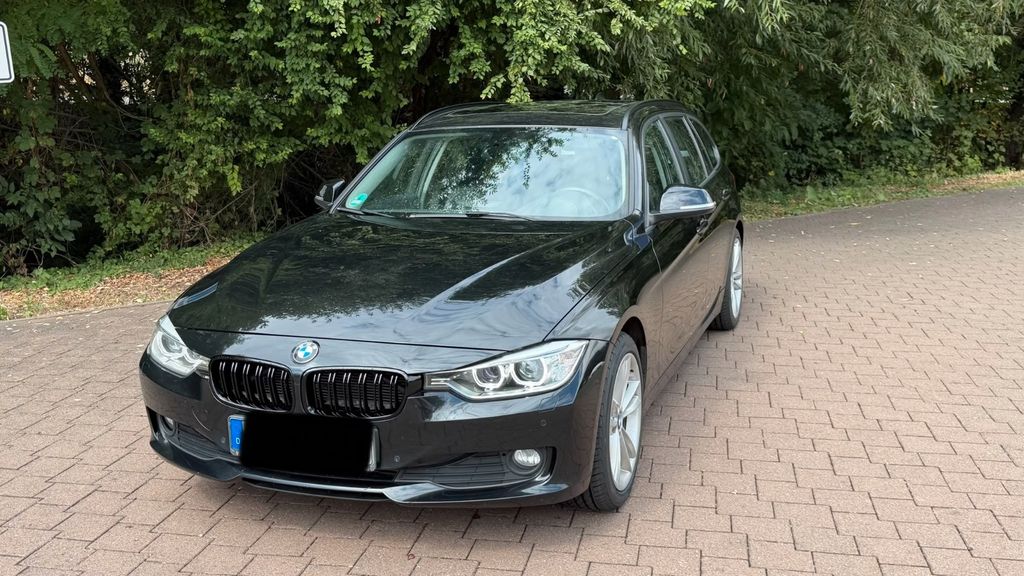 Bild des Angebotes BMW 320d Touring - Pano, Sportsitze, shadowline