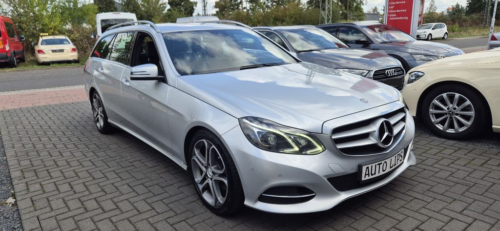 Bild des Angebotes Mercedes-Benz E 220 T-Modell - Avantgarde - Standheizung - PDC