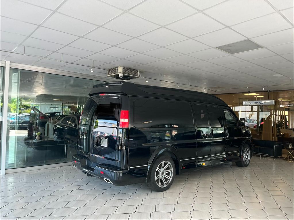 Bild des Angebotes GMC Savana 2500- 6,0 V8 Explorer Limited-9 Sitzer