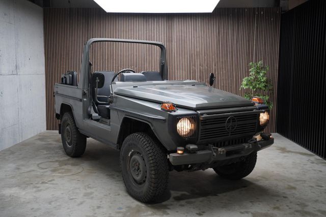 Bild des Angebotes Mercedes-Benz 240 GD Military | Paradefahrzeug | H-Zulassung