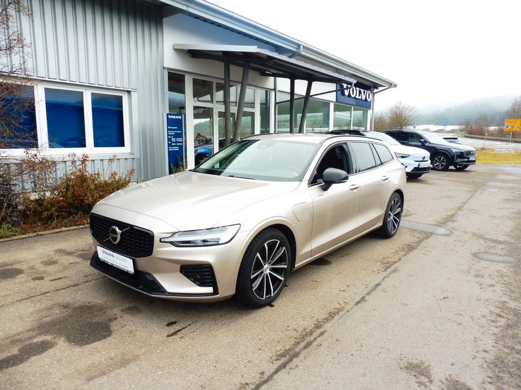 Bild des Angebotes Volvo V60  T8 Kombi Plus Dark Plug-In Hybrid AWD