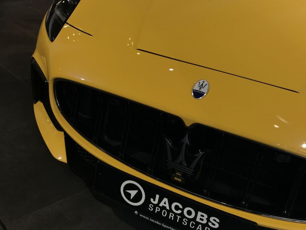 Bild des Angebotes Maserati GranTurismo Trofeo Giallo Corse Sportpaket Navi