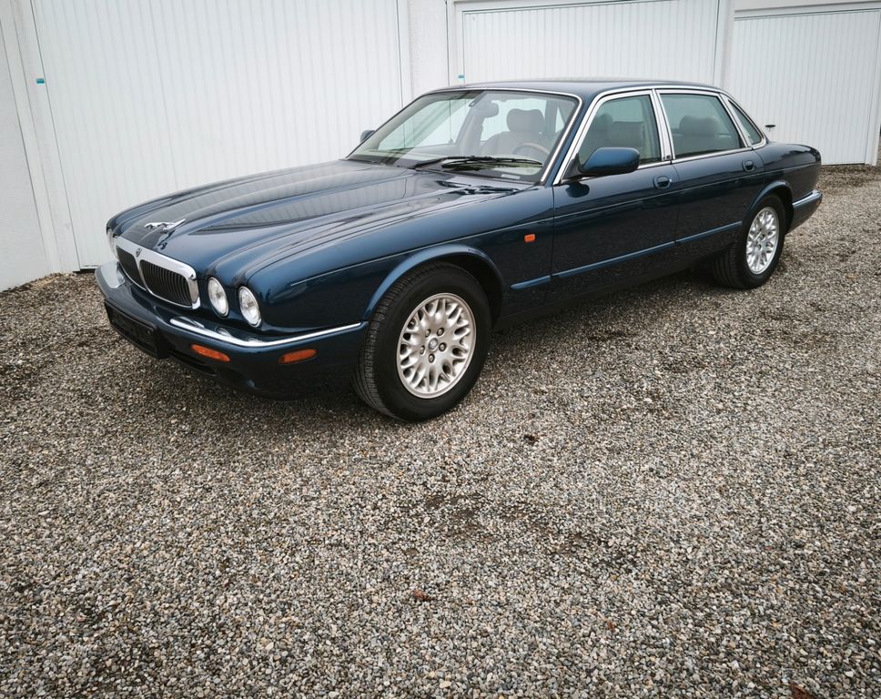 Jaguar XJ 3.2l V8 SHZ Navi TÜV9/2027 ohne Mängel 140tkm