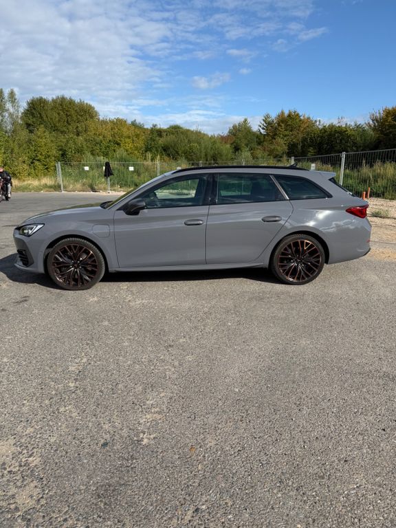 Bild des Angebotes Cupra Leon 1.4 e-HYBRID 180kW VZ DSG Sportstourer VZ
