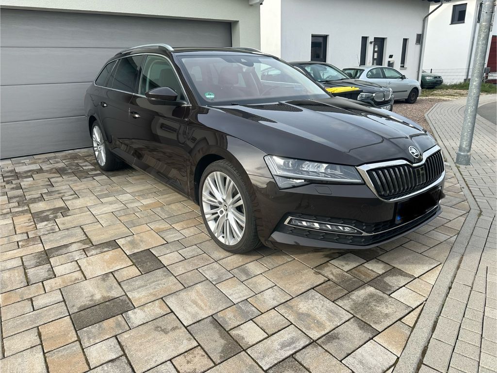 Bild des Angebotes Skoda Superb 2.0 TDI SCR 140kW DSG PREMIUM EDIT CO...