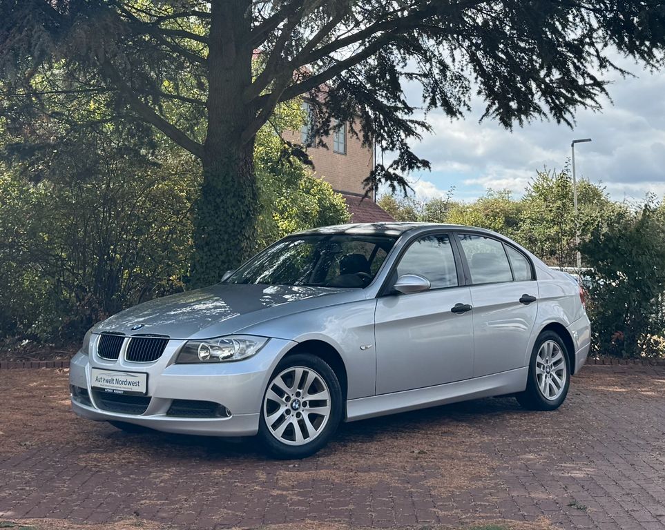 Bild des Angebotes BMW 318 i|PDC|Touch||AUX|AHK!